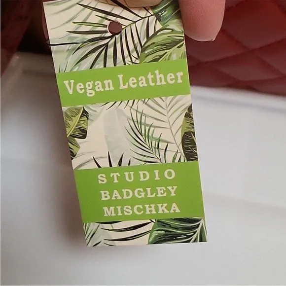 Badgley Mischka quilted cloth NWT - Picture 8 of 10